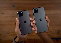 Image result for Midnight vs Black iPhone SE