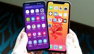 Image result for Samsung Galaxy S10e vs iPhone X