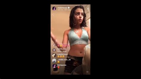 Malu Trevejo With Gold Chain