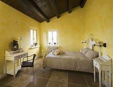 come imbiancare la da letto yellow bedroom country style country living style in come imbiancare la da letto yellow bedroom country style country living style in