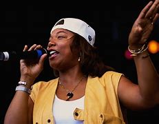 Image result for Queen Latifah 800 Rapper