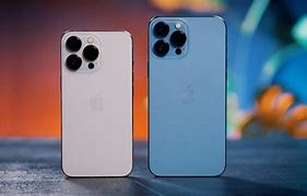 Image result for iPhone SE 2022 vs iPhone 13 Mini
