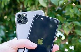 Image result for iPhone SE vs 11 Pro Max