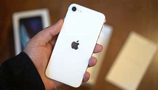 Image result for iPhone SE 2020 White Screen