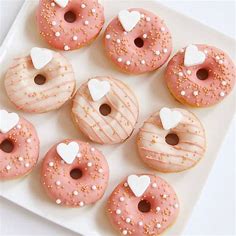 Pink & Gold sweet table | Fancy donuts, Delicious donuts, Donut decorating ideas