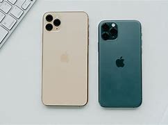 Image result for Difference Between iPhone 11 and 11 Pro Max Side by Side