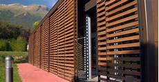 rivestimenti facciate in legno frangisole in legno rompere il sole con un tocco di design rivestimenti facciate in legno frangisole in legno rompere il sole con un tocco di design