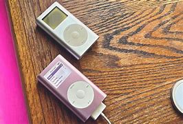 Image result for Pictures of Old Clip On Mini iPod