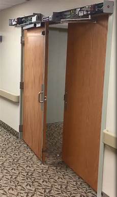 door swing tucker auto mation sw10 19 egress 200 dual egress door door swing tucker auto mation sw10 19 egress 200 dual egress door