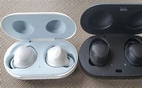 Image result for Galaxy Buds vs Gear Iconx