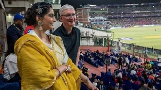 Image result for Tim Cook iPhone 4