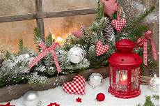 immagini candele natalizie atmosfera di natale con le candele ecco 15 idee per immagini candele natalizie atmosfera di natale con le candele ecco 15 idee per