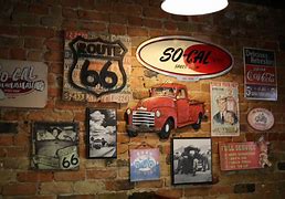 Image result for Pared De Accesorios En Tienda Levi's