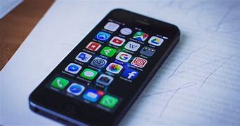 Image result for iPhone 5 Nero