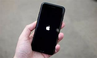 Image result for Black Screen On iPhone 12 No Apple Logo