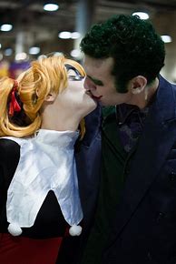 Image result for Harley Quinn and Joker Kissing