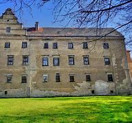 Image result for co_to_za_zamek_w_płakowicach