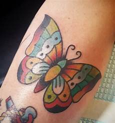 tatuaggio fiore di loto e farfalla tatuaggi con le farfalle foto e tanti significati collegati tatuaggio fiore di loto e farfalla tatuaggi con le farfalle foto e tanti significati collegati
