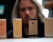 Image result for iPhone 7 Next to SE