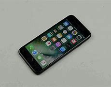 Image result for iPhone 7 vs iPhone SE Size