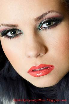 makeup christmas makeup look lipstick on your pillow makeup christmas makeup look lipstick on your pillow
