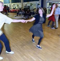 swing lessons level 1 swing outs circles got2lindy studios swing lessons level 1 swing outs circles got2lindy studios
