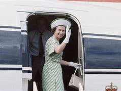 Image result for Royal Queen Elizabeth Waving
