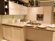sgabelli veneta cucine cucina veneta cucine moderna con penisola in legno sgabelli veneta cucine cucina veneta cucine moderna con penisola in legno
