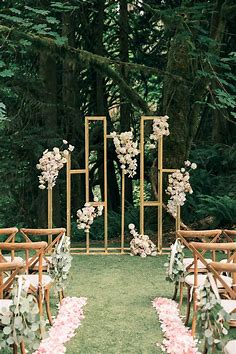 Enchanted Forest Wedding at Treehouse Point featured on Carats & Cake ...