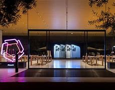 Image result for iPhone 5 Apple Store View