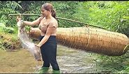 Collection of fishing video episodes of girls on the lake.