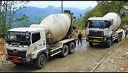 Ready Mix Cement Concrete Mixer Truck Pouring Concrete Hino 500 Quester CWE 280