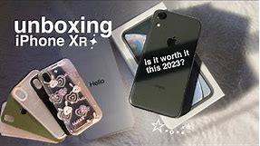 unboxing iPhone XR 128 GB + aesthetic cases and wallpaper | Is it worth it this 2023? 📱🍎