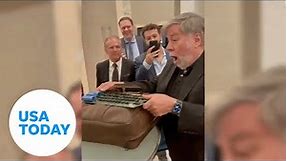 Apple co-founder Steve Wozniak reunites with motherboard he built in 1976 | USA TODAY