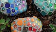 Mosaic Garden Rocks: How To Make Garden Mosaics