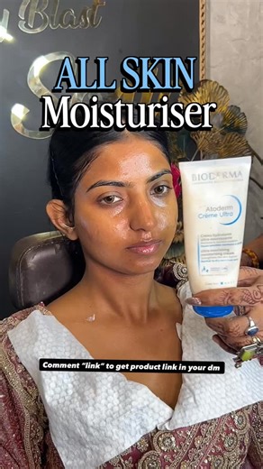 Sonia Ranka | Makeup Artist & Educator Varanasi on Instagram: "Comment karo link to get this product in your dm Hey 7-13 January ko, Sirf 7 din mein aap seekhoge 🌟 EVERYTHING you need to create HD + Airbrush + Weather-Proof Bridal Looks, grey/patchy base fix karna, skin + foundation + color wheel master karna, aur 18–20 hour long-lasting base banana — real client pe🌟 ➡️Aur aapko milta hai: ✔ Saare products practice ke liye provided ✔ Model + jewellery + lehenga academy se ✔ Lunch + snacks + hi