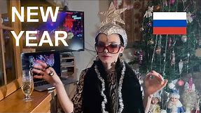 Why I love New Year celebrations in Russia // Ded Moroz parade, ice town and the best costume