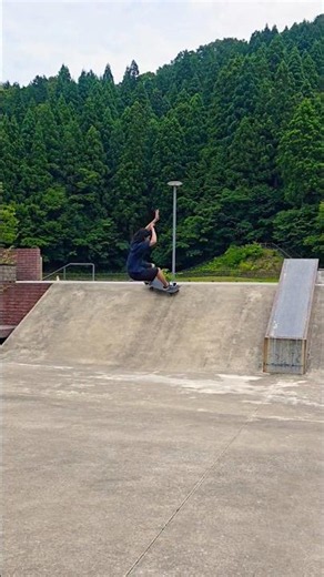気持ちはビッグスプレー。気持ちだけは… #LINKUPベアリング #StationTrucks #surfskate #surfing #サーフスケート #surfing