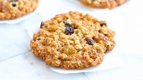 How to Make Soft and Chewy Oatmeal Raisin Cookies - Oatmeal Cookie Recipe