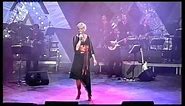 Helena Vondráčková - To tehdy padal déšť (live 2002)