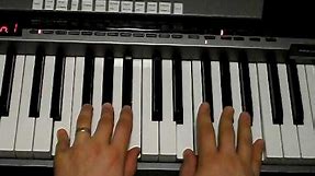 How to play E chord on Piano