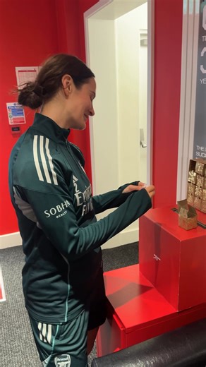 Time for day 11 of our Advent Calendar 🎄 Emily Fox reveals the perfect Gunner to get for Secret Santa 🧑‍🎄 | Arsenal Women