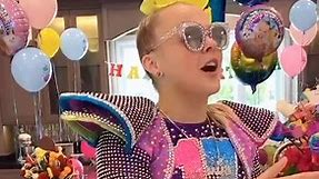 JoJo Siwa having a JoJo Siwa Themed party. doesn’t get much better than this!!