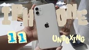 iPhone 11 (white) Unboxing & Accessories 2024