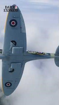 ‘This is BRITAIN! Express Reporter flies in WW2 Spitfire for Brexit anniversary