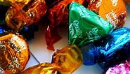 Quality Street axes iconic brightly coloured plastic wrappers Quality Street has moved to axe its iconic brightly coloured plastic wrappers. The move has been made after a whopping 86 years. | Birmingham Live