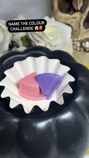 That colour is soooo freaking pretty. Hope you guys are all surviving the heat. Not too bad here in Ireland now. Can’t wait to the colour names and what you would use the colour for? Nail polish for me for sure. Love yas all and don’t forget first mini restock tonite more coming so don’t get stressed. Orders are starting to get packed up and first batch will be dropped off to Diane at post office from tomorrow. Think the heat is meant to chill a bit from thenLove yas all#wax #waxmelts #oddlysati