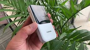 Nokia 2720: First Look | Hands on