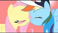 My Little Pony - Rainbow Dash and Fluttershy Kiss