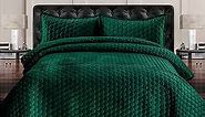 Tribeca Living Velvet Queen Quilt, Three-Piece Honeycomb Stitch Bedding Set Includes One Oversized Quilt & Two Sham Pillowcases, 260GSM Super Soft Velvet, Lugano/Emerald Green